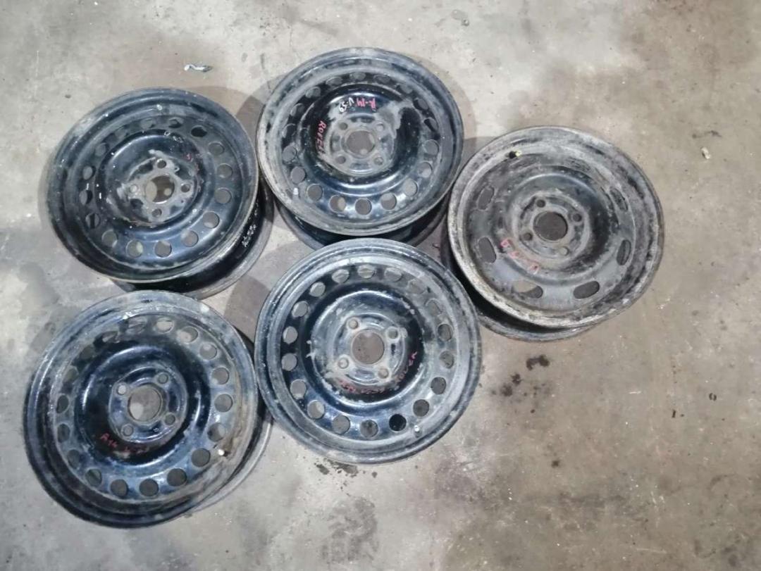 диск штампованный Rover 400 Series 1 поколение (R8) 1992, 1.4 л., бензин, МКПП, седан - фото №1