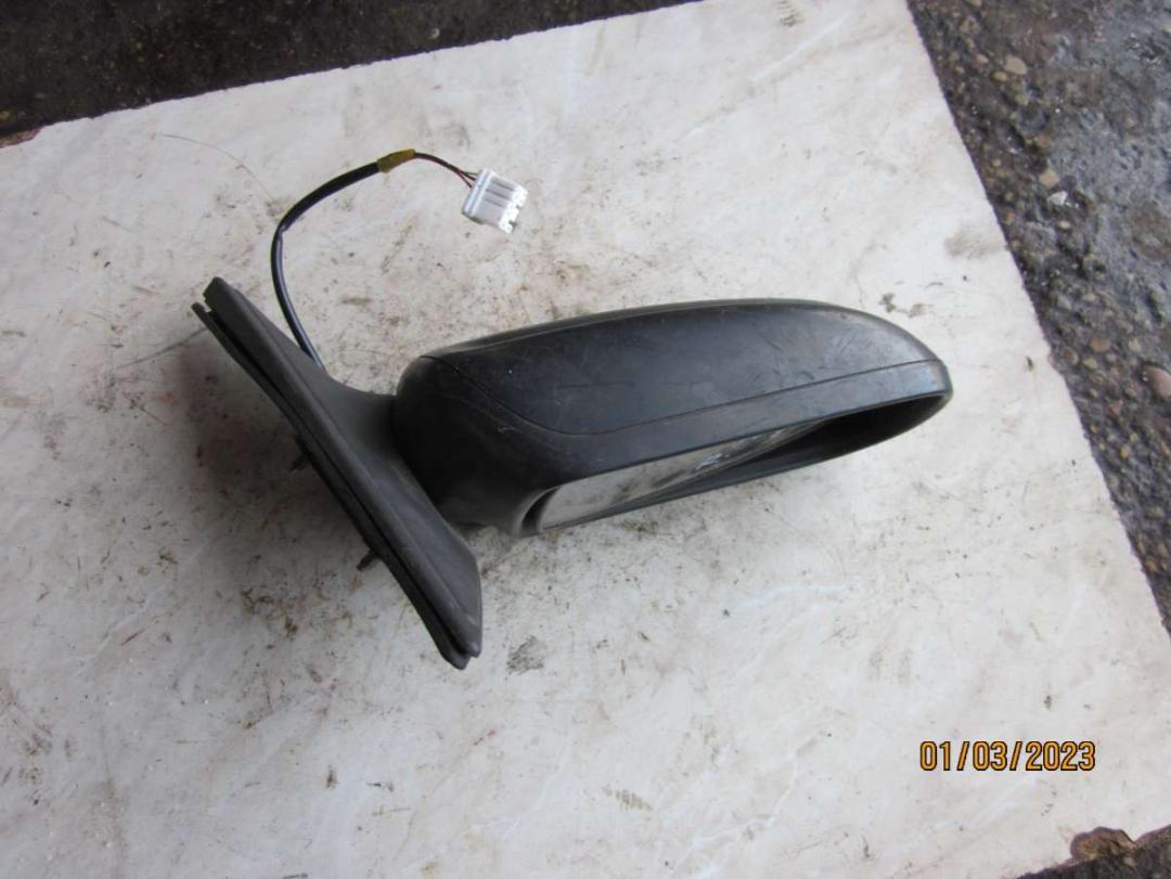 зеркало наружное правое Mazda 626 GF 1998, универсал - фото №1