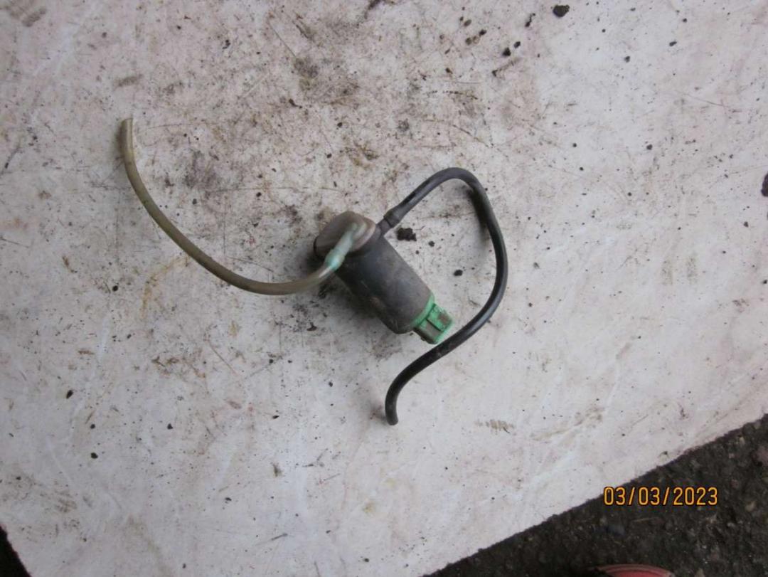 насос (моторчик) омывателя стекла Citroen Xantia 1 поколение 1996, 2.0 л., бензин, МКПП, универсал - фото №1