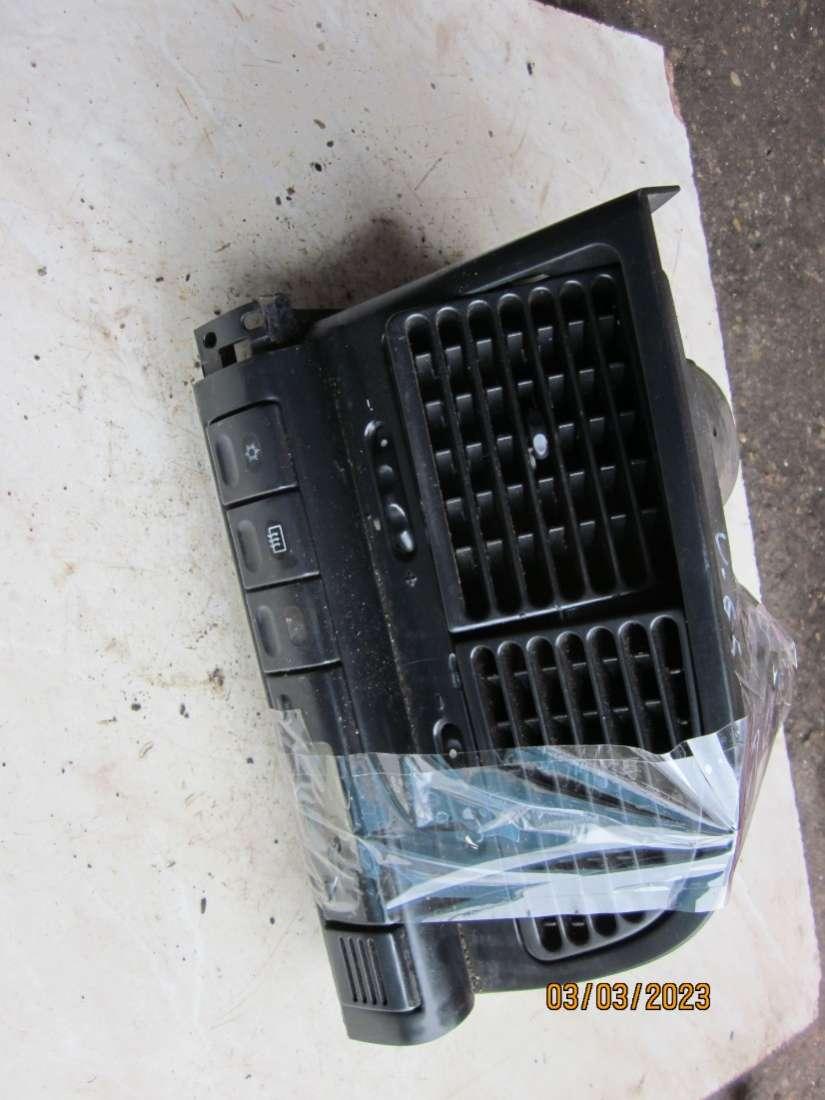 блок управления печки / климат-контроля Citroen Xantia 1 поколение 1996, 2.0 л., бензин, МКПП, универсал - фото №1