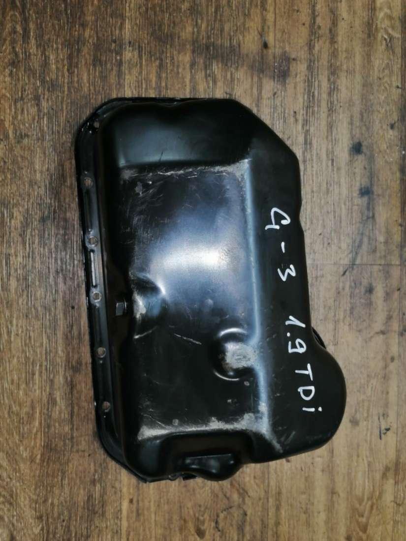 масляный поддон Volkswagen Golf 3 поколение 1995, 1.9 л., дизель - фото №1