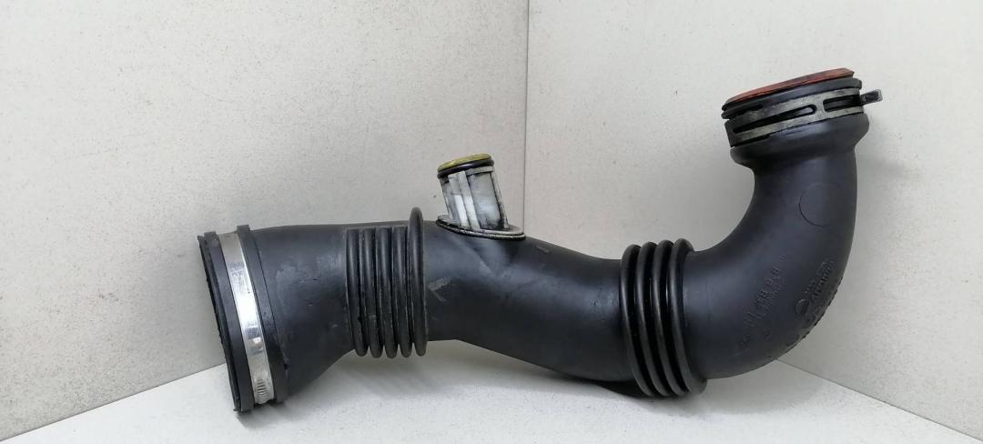 гофра инжектора Peugeot 308 1 2007, 1.6 л., HDi, 9HZ (DV6TED4), дизель, 5МКПП, синий, хетчбэк 5 дв., передний привод, 9687883680 - фото №1