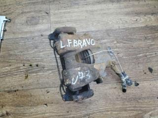 суппорт передний левый Fiat Bravo 1 поколение 1999, 1.4 л., бензин, МКПП, хетчбэк 5 дв.