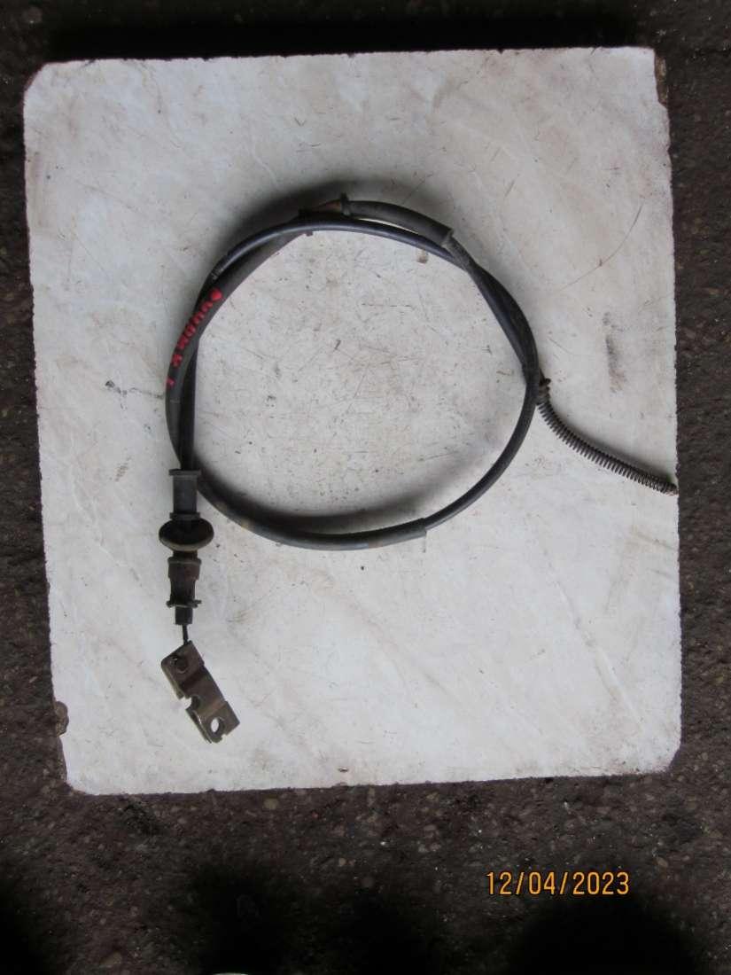 трос ручника Mitsubishi Carisma 1 поколение 1998, 1.6 л., бензин, МКПП, седан - фото №1