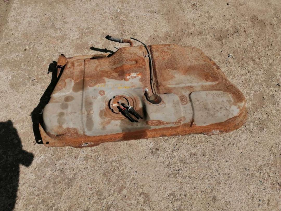 бак топливный Ford Escort 6 1998, 1.8 л., дизель, МКПП, универсал - фото №1