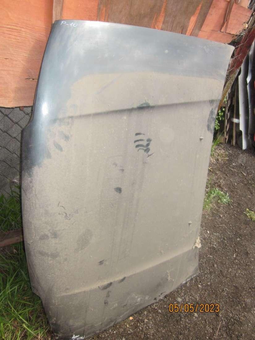 капот Nissan Primera P10 1994 - фото №1