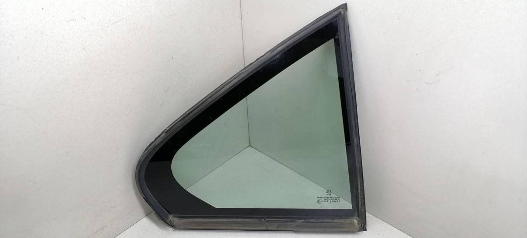 форточка задняя правая Peugeot 607 1 поколение 9D 2004, 2.2 л., HDi, 4HX (DW12TED4/FAP), дизель, АКПП, синий, седан, передний привод - фото №1