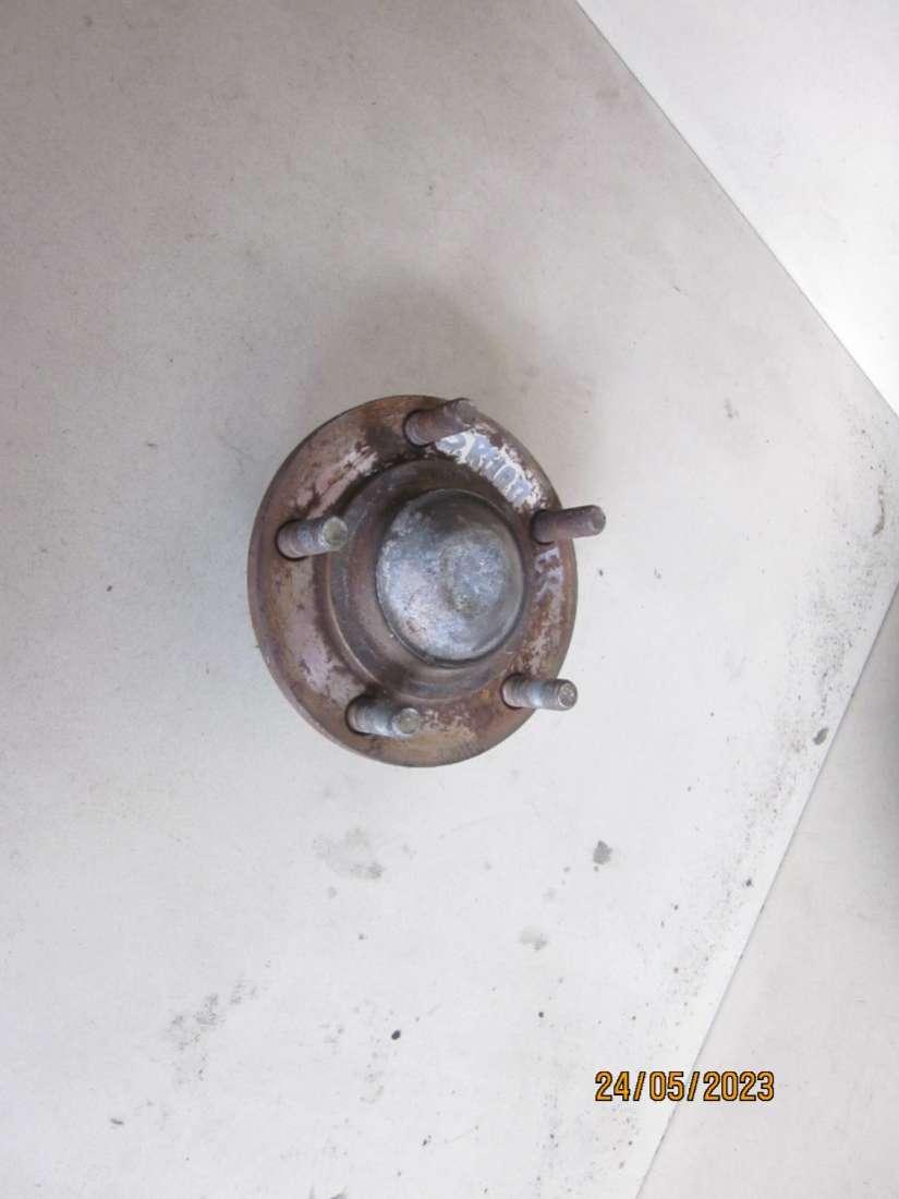 ступица задняя правая Mitsubishi Space Runner 2 поколение 2000 - фото №1