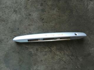 накладка подсветки номера Mazda 323 BJ [рестайлинг] 2002, 1.3 л., бензин, МКПП, хетчбэк 5 дв.