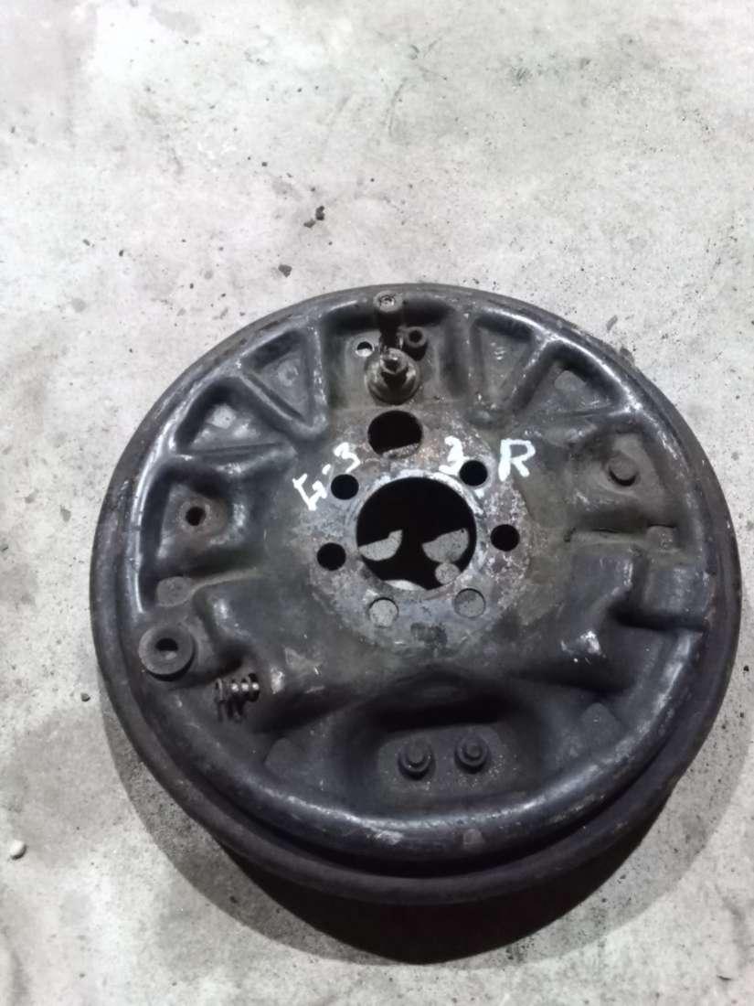 защитный кожух тормозного механизма Volkswagen Golf 3 поколение 1993, 1.6 л., бензин, хетчбэк 5 дв. - фото №1