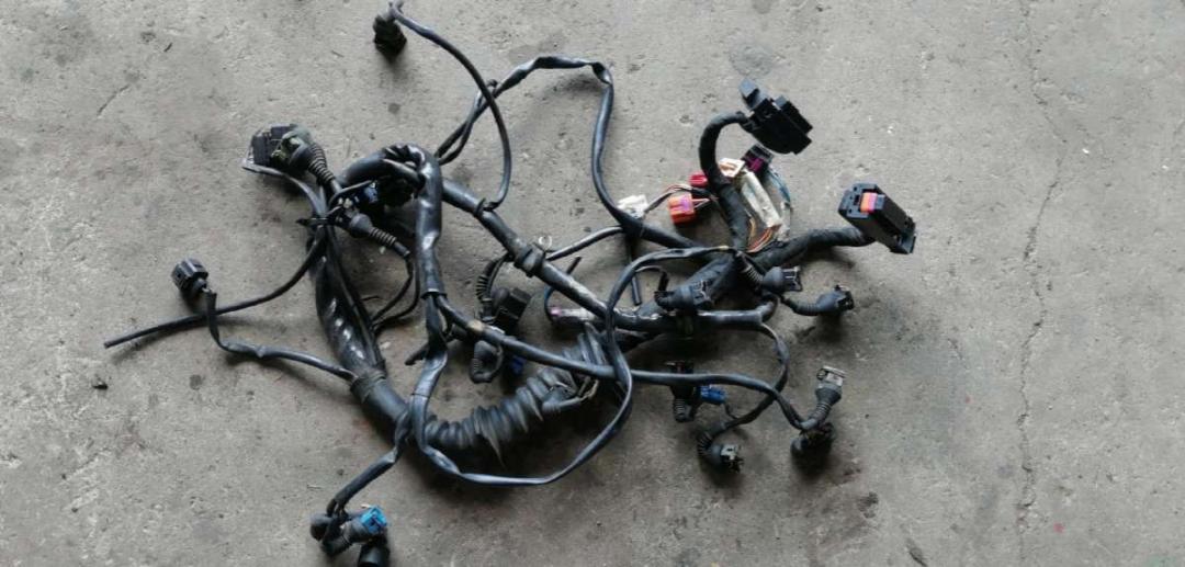 проводка двигателя Audi A6 4B/C5 1999, 2.8 л., бензин, АКПП, седан - фото №1