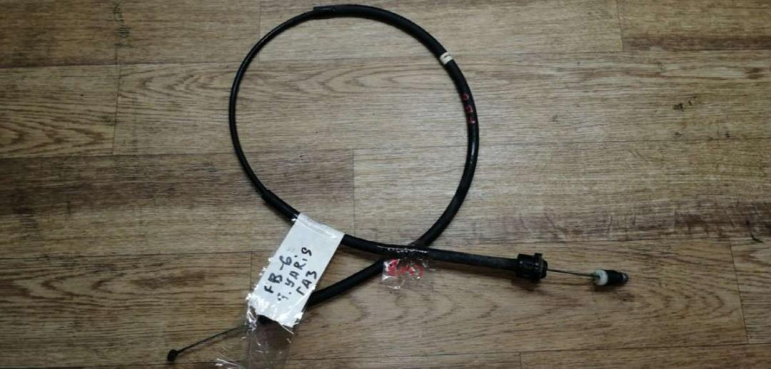 трос газа Toyota Yaris P1 2001, 1.0 л., бензин, МКПП, хетчбэк 5 дв. - фото №1