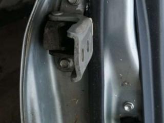 петля двери Toyota Yaris XP9 [рестайлинг] 2011