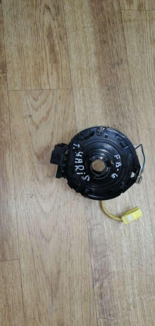 шлейф руля Toyota Yaris P1 2001, 1.0 л., бензин, МКПП, хетчбэк 5 дв. - фото №1