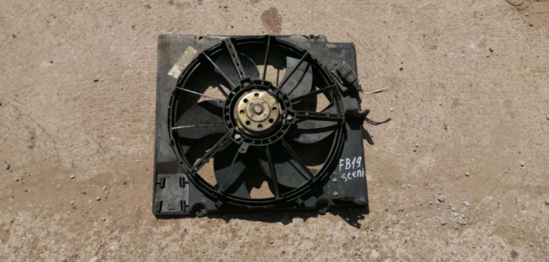 вентилятор радиатора Renault Scenic 1 поколение 1997, 1.9 л., дизель, МКПП - фото №1