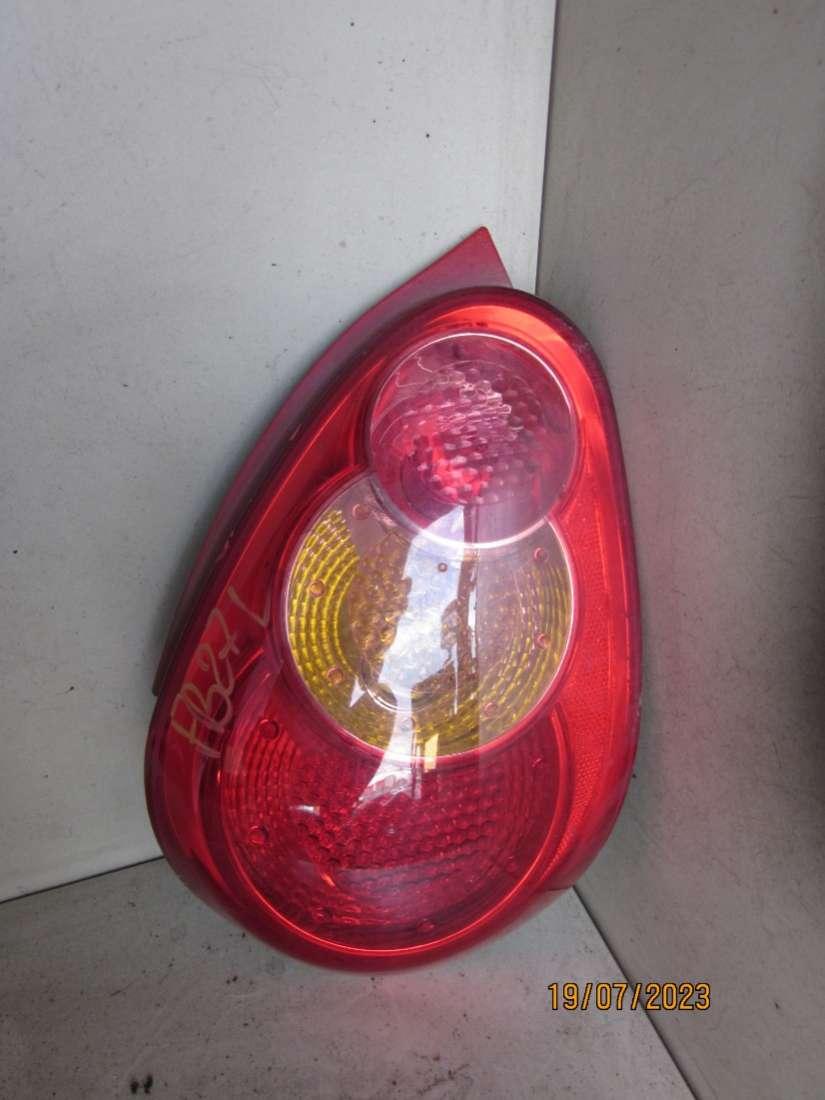 фонарь задний левый Toyota Aygo 1 поколение 2007, 1.0 л., бензин, МКПП - фото №1
