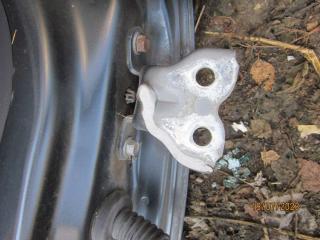 петля двери Toyota Aygo 1 поколение 2008, 1.0 л., бензин, МКПП