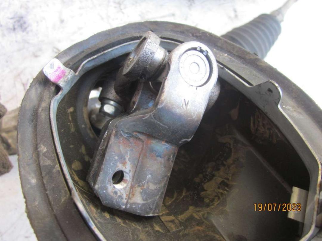 рулевой карданчик Toyota Aygo 1 поколение 2008, 1.0 л., бензин, МКПП - фото №1