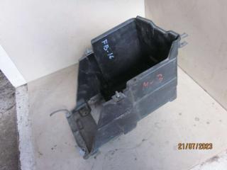 полка аккумулятора Mazda 3 BK 2005, 2.0 л., дизель, МКПП, хетчбэк 5 дв., CC3056040