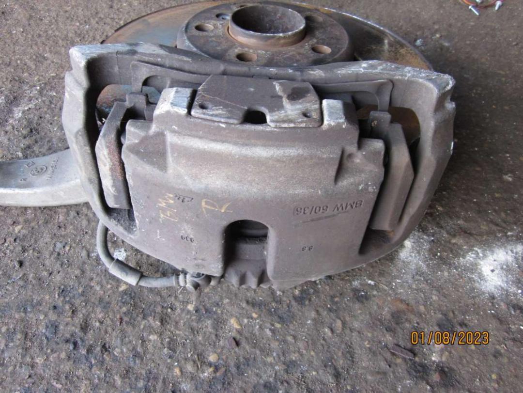 суппорт передний правый BMW 5 серия F07/F10/F11 2010, 3.0 л., дизель, АКПП, седан, 6036 - фото №1