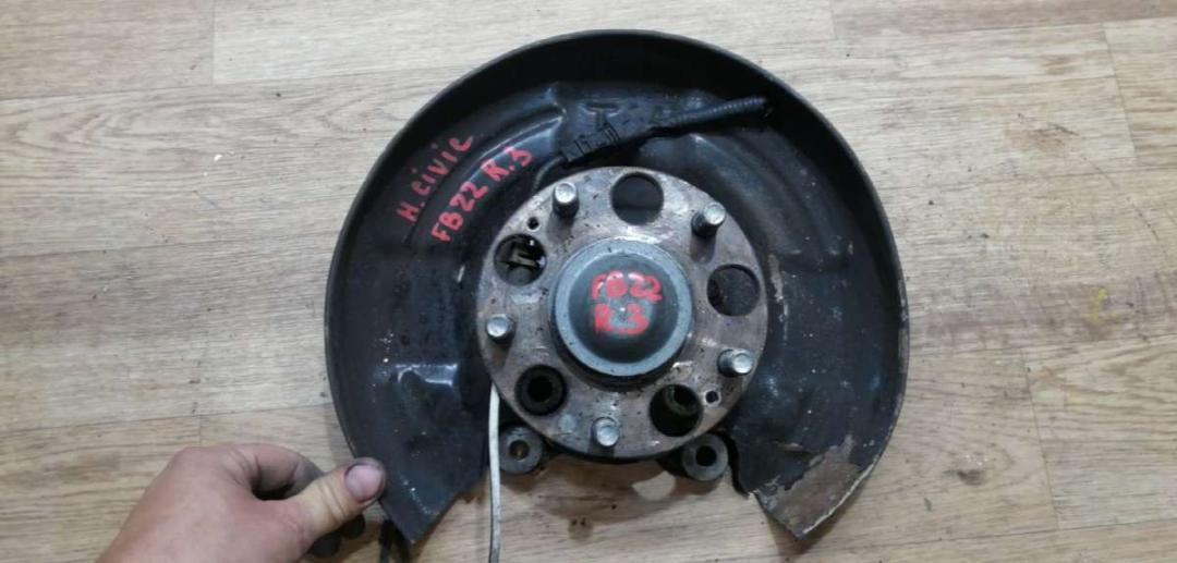 ступица задняя правая Honda Civic 9 поколение 2013, 2.2 л., дизель, МКПП, хетчбэк 5 дв. - фото №1