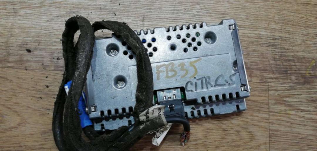 монитор Renault Espace 4 поколение 2005, 3.0 л., DCi, дизель, АКПП, минивэн - фото №1