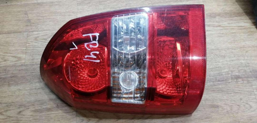 фонарь задний левый Hyundai Tucson 1 поколение 2009, 2.0 л., CRDi, дизель, МКПП, минивэн - фото №1