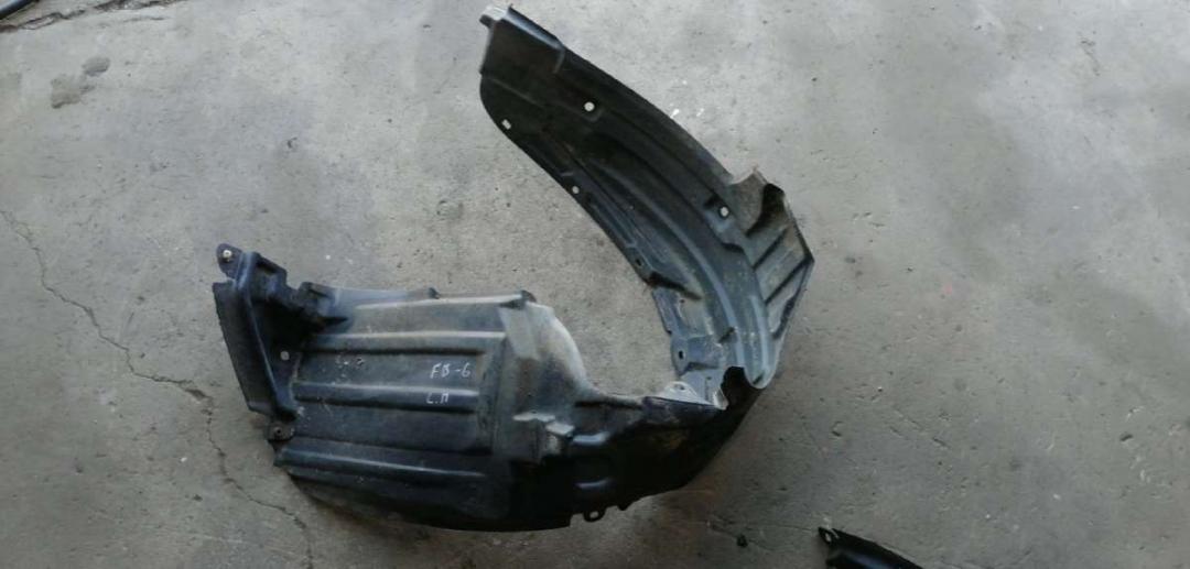 защита арок передняя левая (подкрылок) Toyota Yaris P1 2001, 1.0 л., бензин, МКПП, хетчбэк 5 дв. - фото №1