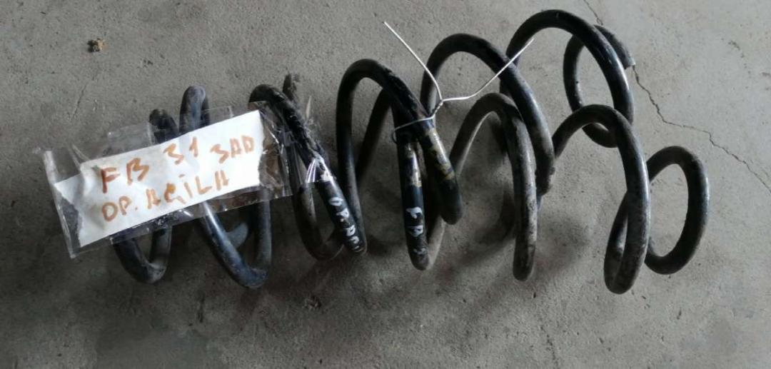 пружина задняя Opel Agila 2 поколение (B) 2011, 1.0 л., бензин, МКПП - фото №1
