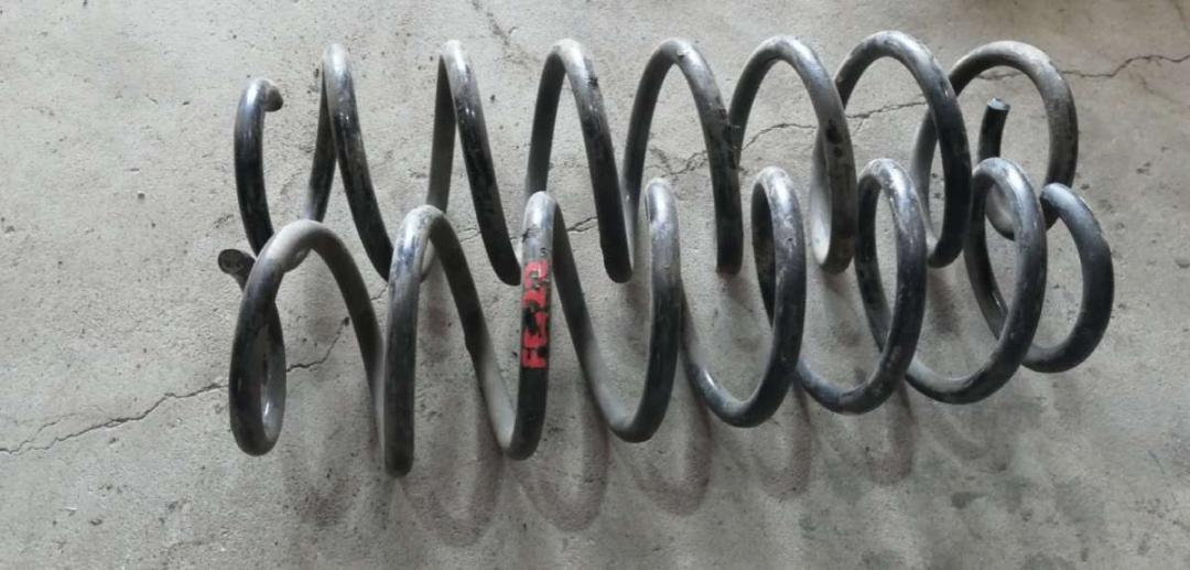 пружина задняя Honda Civic 9 поколение 2013, 2.2 л., дизель, МКПП, хетчбэк 5 дв. - фото №1