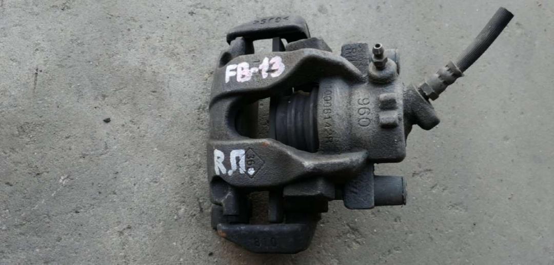 суппорт передний правый Dacia Logan 1 2014, 0.9 л., бензин, МКПП, универсал - фото №1