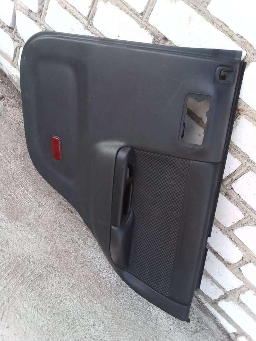 обшивка двери задняя правая Opel Frontera B 2001 - фото №1