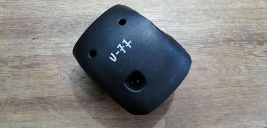 кожух рулевой колонки Opel Omega B 1998, 2.0 л., бензин, МКПП, седан - фото №1