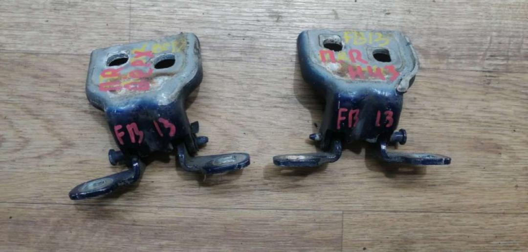 петля двери Dacia Logan 1 2014, 0.9 л., бензин, МКПП, универсал - фото №1