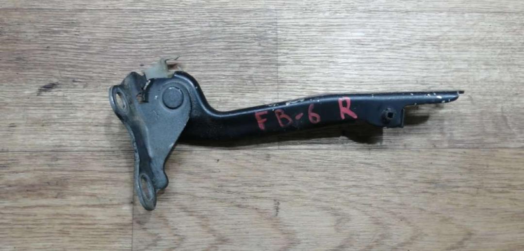 петля капота правая Toyota Yaris P1 2001, 1.0 л., бензин, МКПП, хетчбэк 5 дв. - фото №1