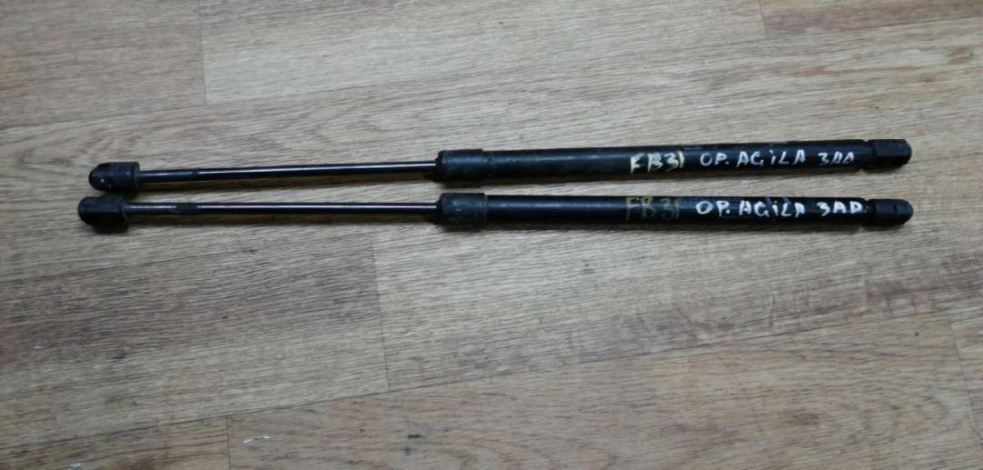 амортизатор крышки багажника (3-5 двери) Opel Agila 2 поколение (B) 2011, 1.0 л., бензин, МКПП - фото №1