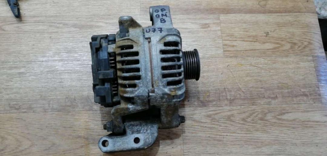 генератор Opel Omega B 1998, 2.0 л., бензин, МКПП, седан - фото №1