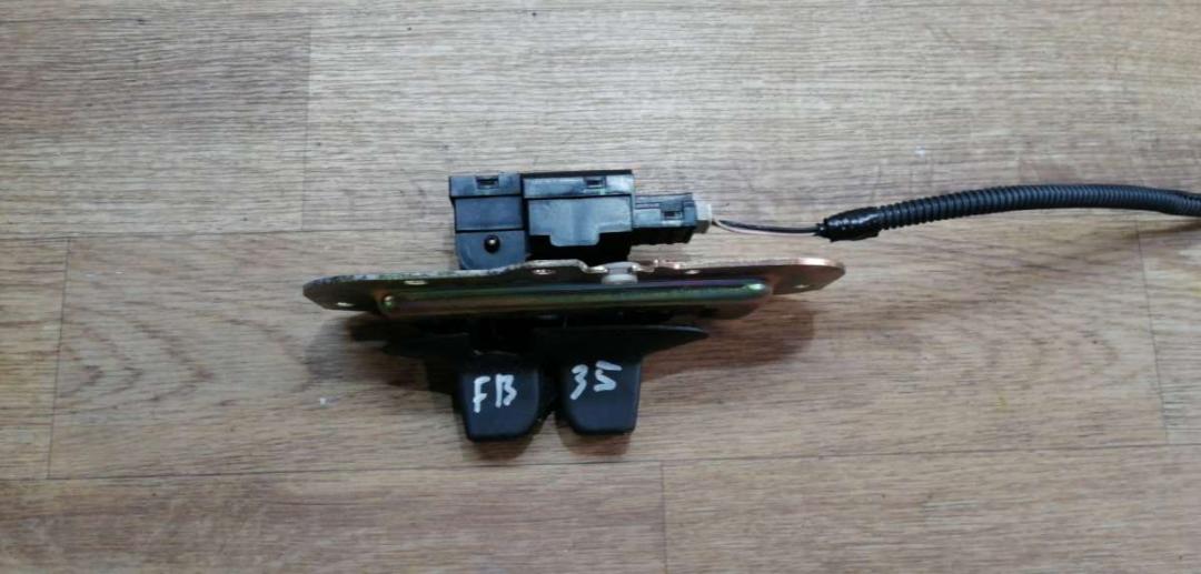 замок багажника Renault Espace 4 поколение 2005, 3.0 л., DCi, дизель, АКПП, минивэн - фото №1