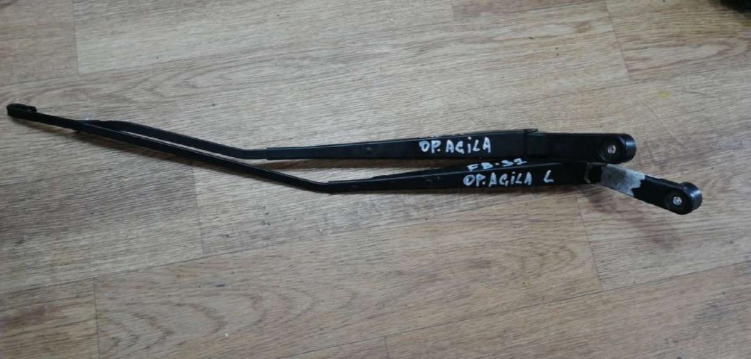 щеткодержатель (поводок стеклоочистителя, дворник) Opel Agila 2 поколение (B) 2011, 1.0 л., бензин, МКПП - фото №1