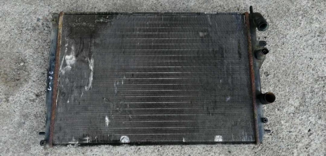 радиатор (основной) Renault Scenic 1 поколение 1998, 2.0 л., бензин, МКПП, минивэн - фото №1