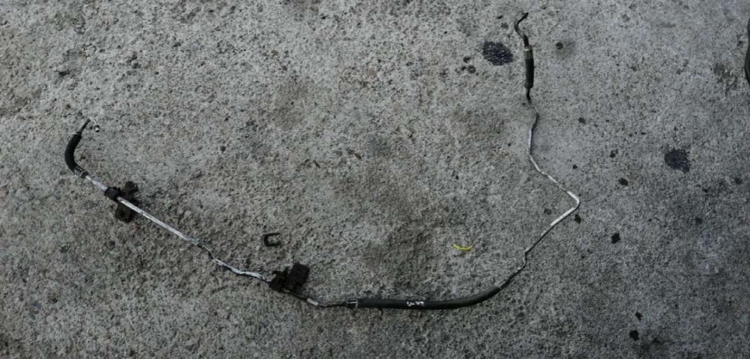 трубка кондиционера Renault Scenic 1 поколение 1998, 2.0 л., бензин, МКПП, минивэн - фото №1