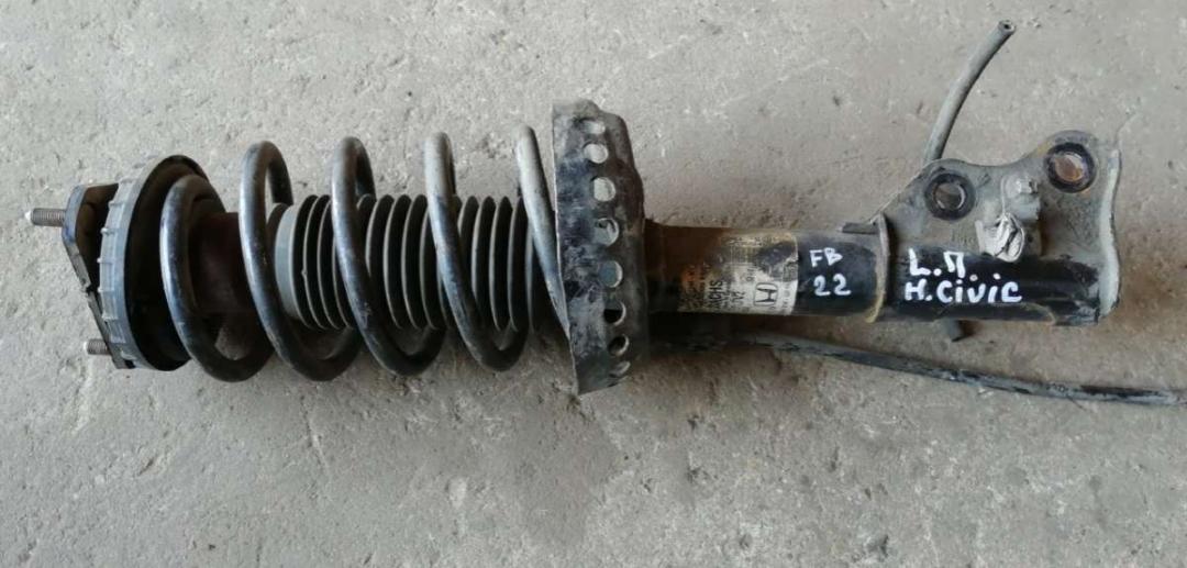 стойка передняя левая Honda Civic 9 поколение 2013, 2.2 л., дизель, МКПП, хетчбэк 5 дв. - фото №1