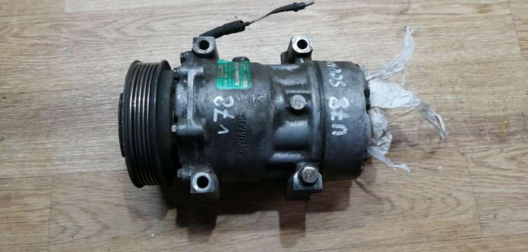 компрессор кондиционера Renault Scenic 1 поколение 1998, 2.0 л., бензин, МКПП, минивэн - фото №1