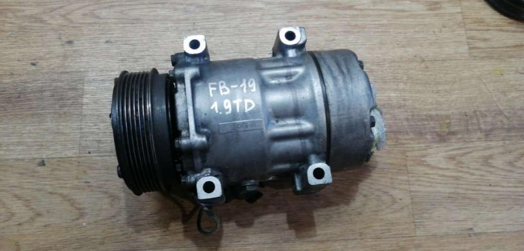 компрессор кондиционера Renault Scenic 1 поколение 1997, 1.9 л., дизель, МКПП - фото №1