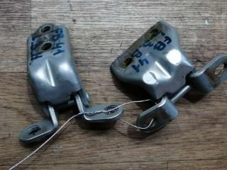 петля двери Hyundai Tucson 1 поколение 2009, 2.0 л., дизель, МКПП