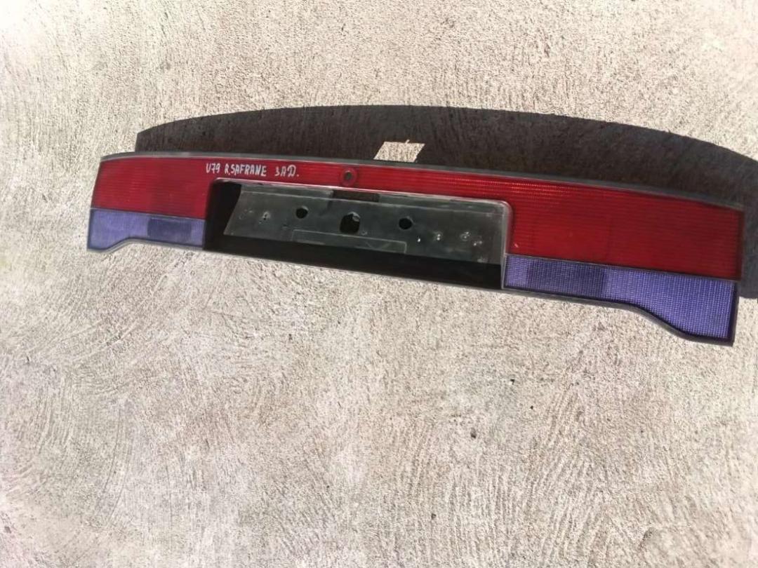 бленда Renault Safrane 1 поколение 1995, 2.0 л., бензин, МКПП, хетчбэк 5 дв. - фото №1