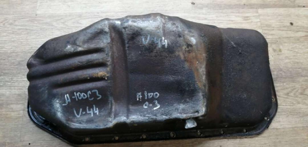 масляный поддон Audi 100 C3 1983, 2.1 л., бензин, МКПП, седан - фото №1