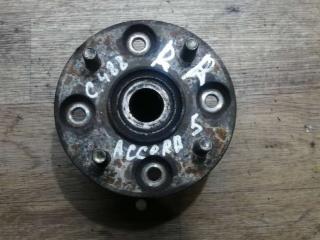 ступица передняя правая Honda Accord 5 поколение 1994, 2.0 л., бензин, МКПП, универсал