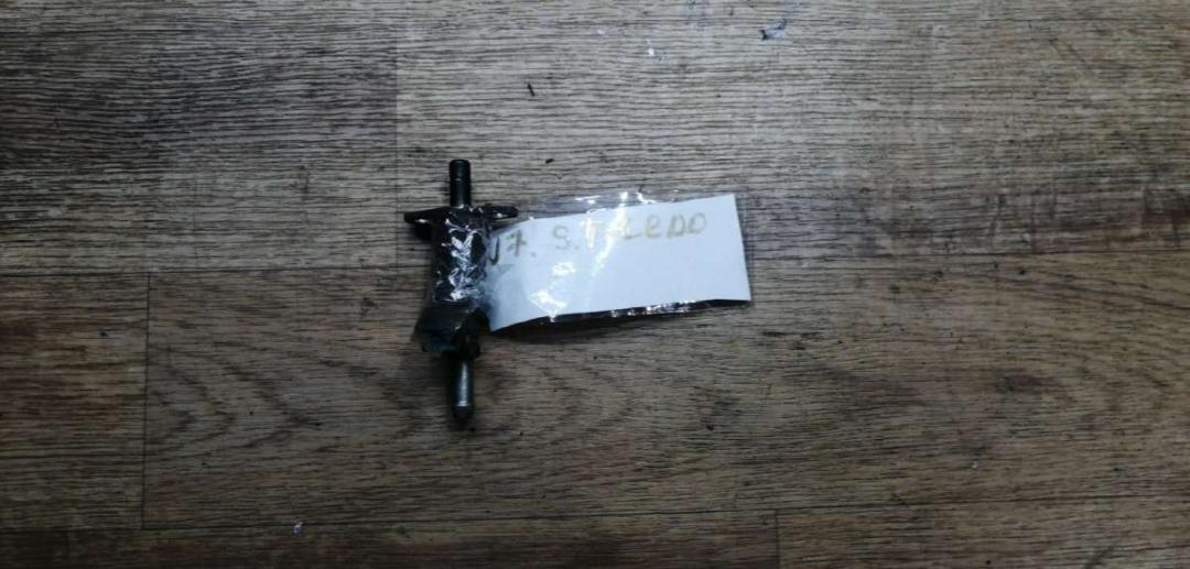 форсунка управляющая SEAT Toledo 1 поколение 1992, 2.0 л., бензин, МКПП, хетчбэк 5 дв. - фото №1