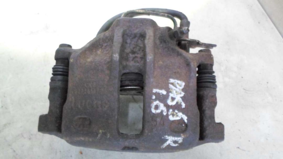 суппорт передний правый Volkswagen Passat B5 1998, 1.6 л., бензин - фото №1